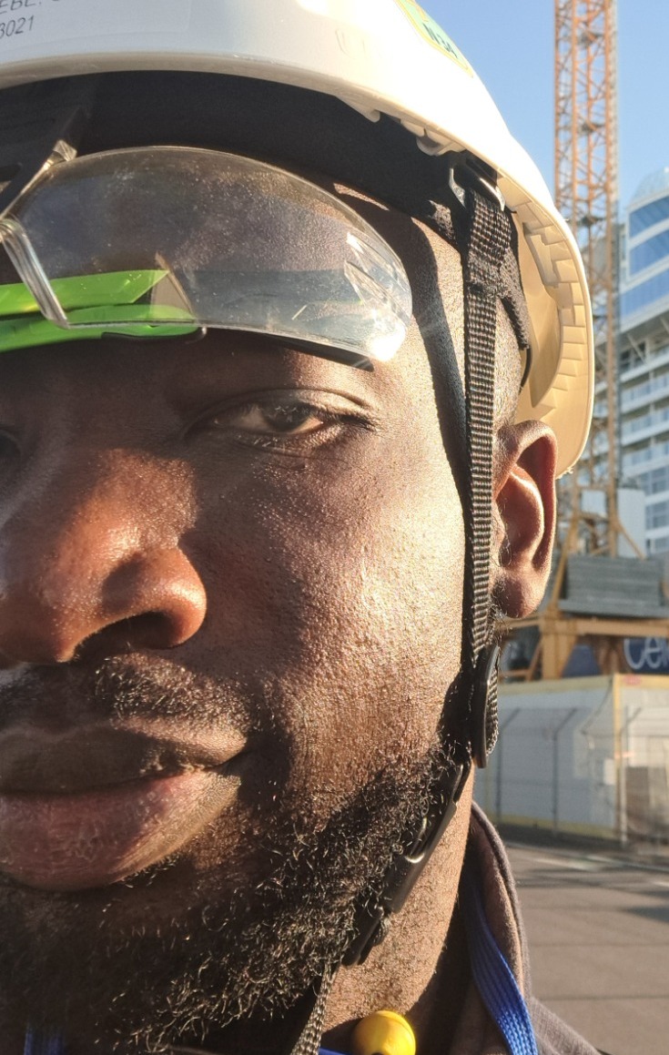 Novameta engineer on site